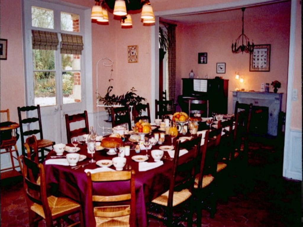 Chez Francine Et Xavier Bed & Breakfast Froissy  Exterior foto